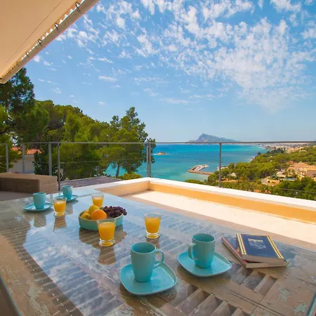 Abahana Ana Clara Villa *